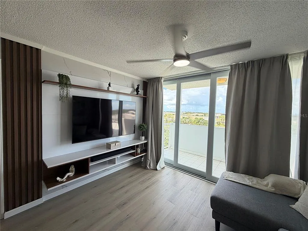 2 bed, 1.0 bath, 797 sqft, $1,400 — Photo 4