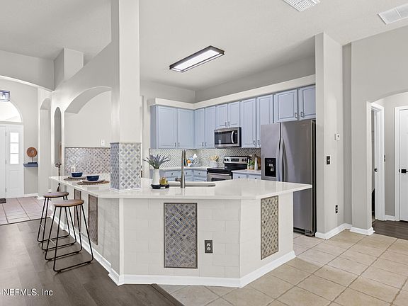 3rd image of 2708 CALDAR Court