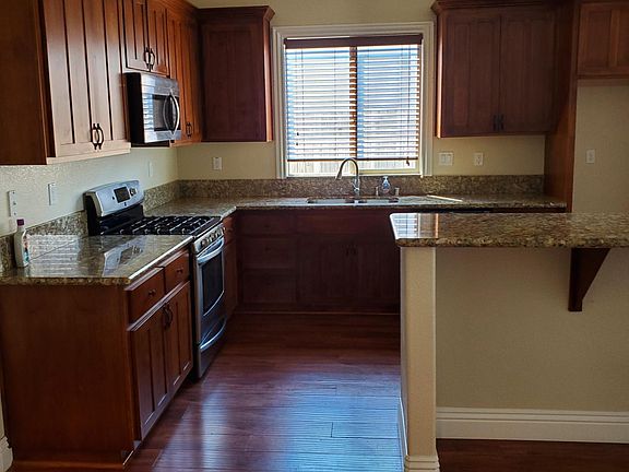 4th image of 3831 Olive Ln