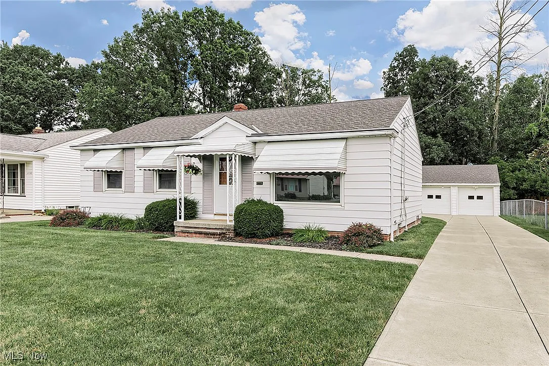 11140 Fairlawn Dr photo 1