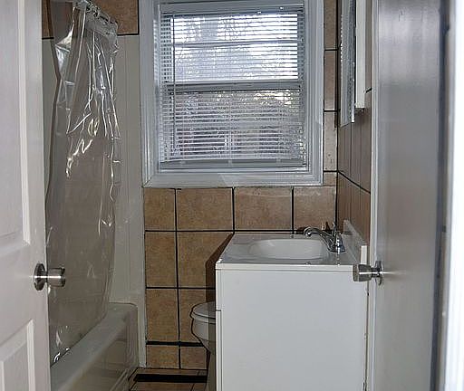 5th image of 1706 Powatan St