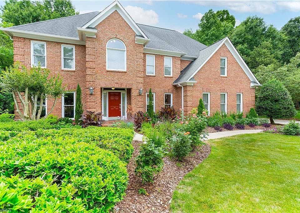 1st image of 19 Winterberry Ct
