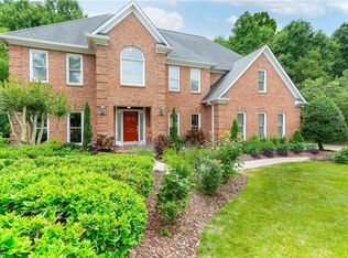 19 Winterberry Ct, Greensboro, NC 27455