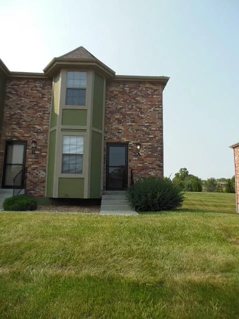 605 NE English Manor Dr #A