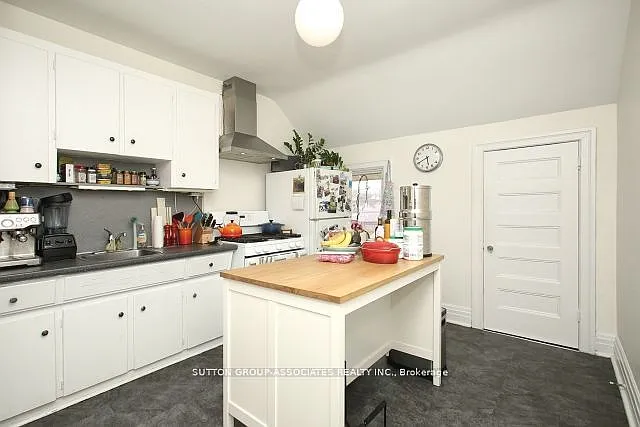 738 Shaw St #2 — Photo 7