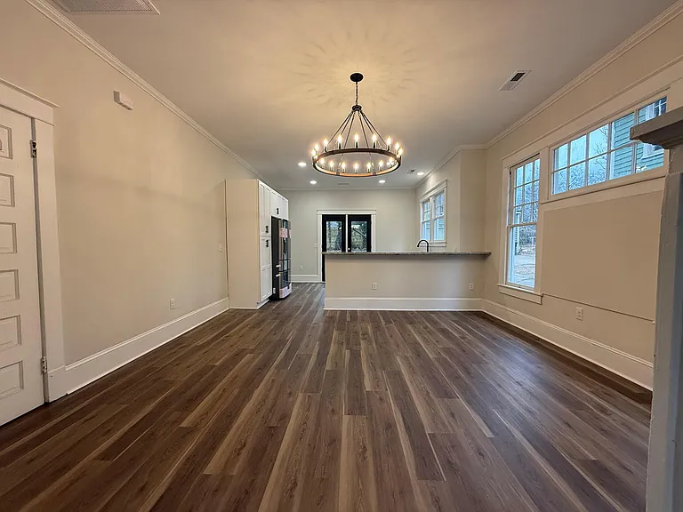 511 Park Ave — Photo 6
