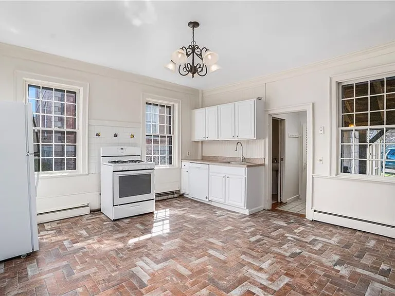 14 Elm St — Photo 8
