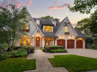 613 S Wright St, Naperville, IL 60540