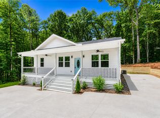 425 Tiger Ln, Westminster, SC 29693