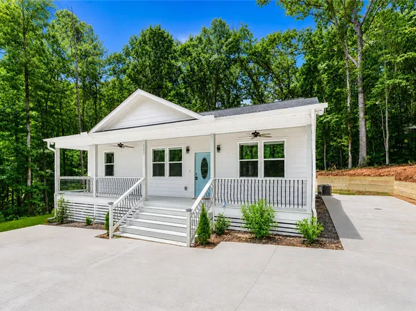 425 Tiger Ln, Westminster, SC 29693