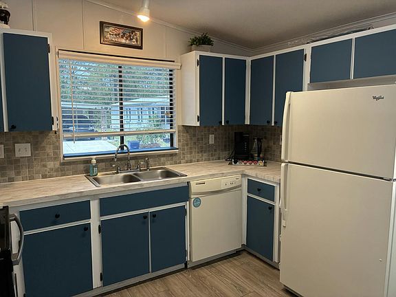 3rd image of 19536 Charleston Cir #32