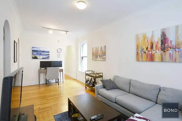 Rented by Bond New York | media 6