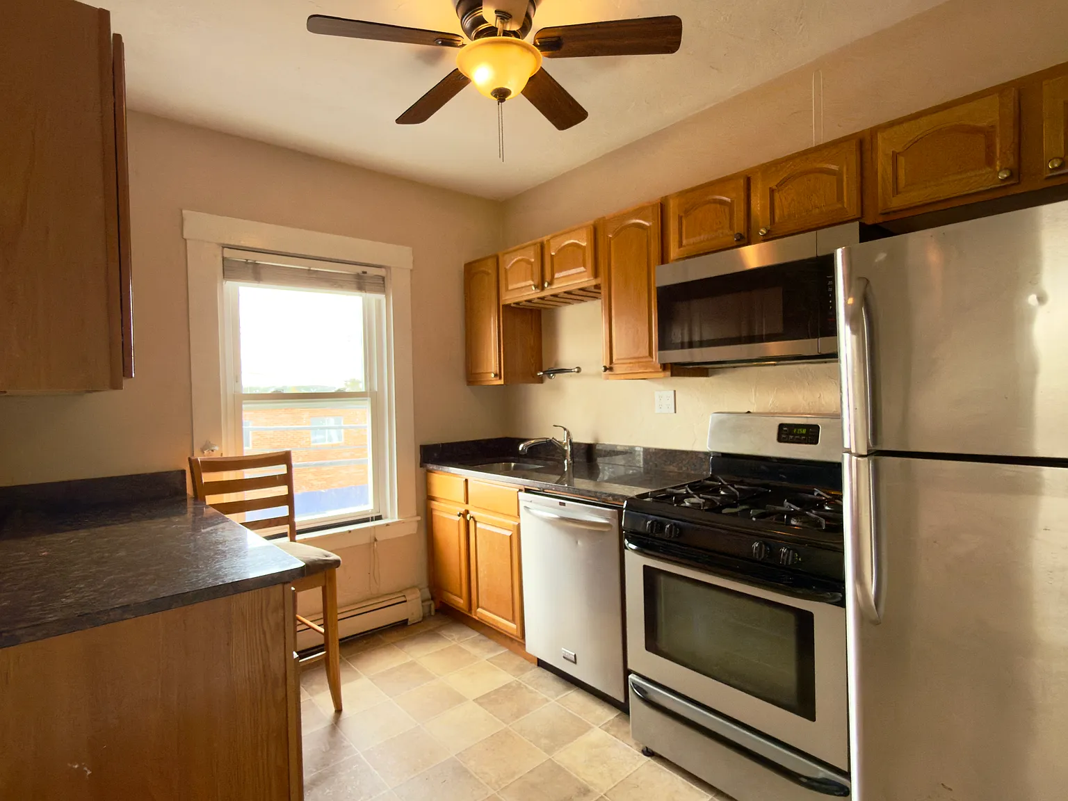 2 bed, 1100 sqft, $2,800 — Photo 2