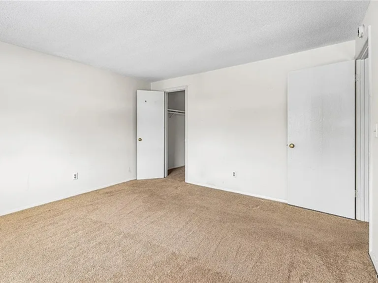 364 Cameco Cir — Photo 12