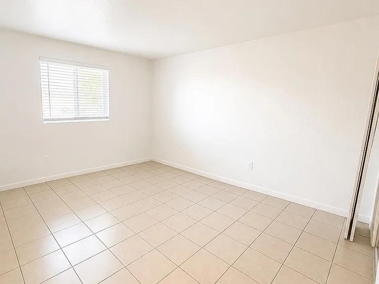 North Mountain Foothills Apartments — Photo 3