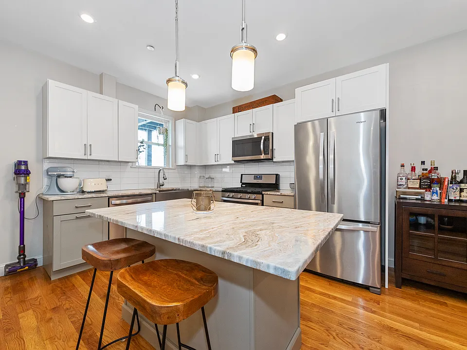 285 Princeton St #2