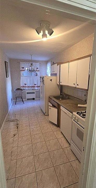2nd image of 602 Avenue W #A
