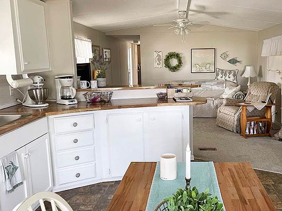 5th image of 25704 Dandelion Ct #L-063