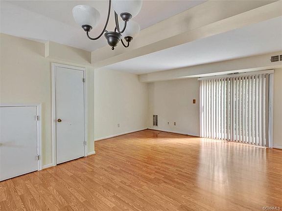 3rd image of 1507 Americana Dr