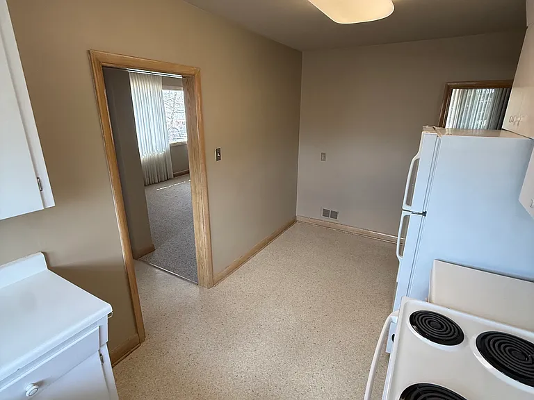 605 Dallenlea Ave #605 — Photo 13