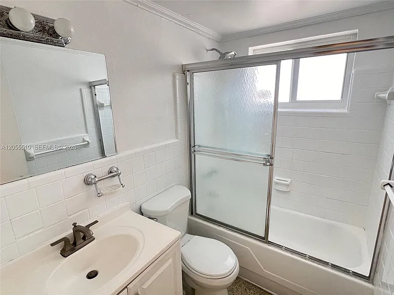 1057 SW 7th St #1 — Photo 6