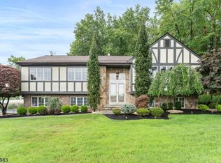 63 Summit Ave, Fairfield, NJ 07004