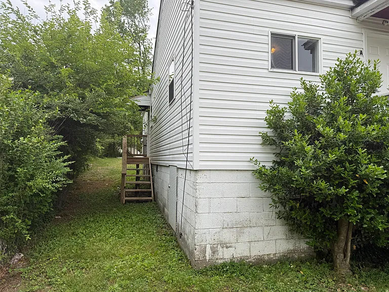 212 Morgan Pl #A — Photo 2