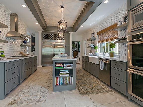 4th image of 153 Plantation Cir S