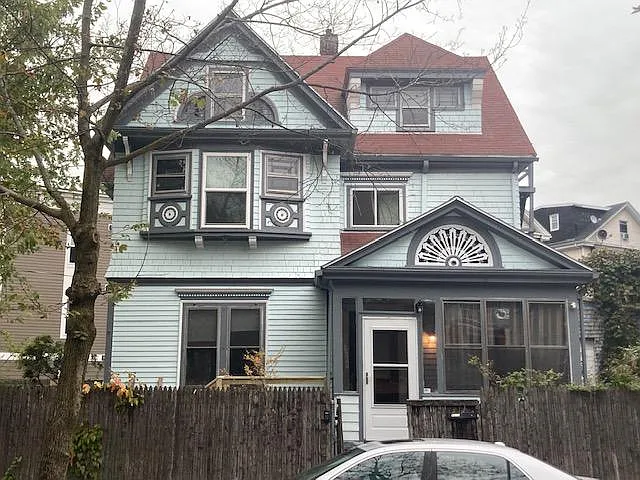 2 Marlowe St — Photo 1
