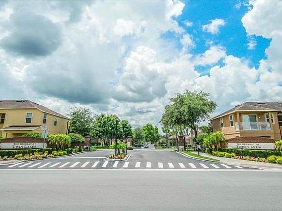 4th image of 2221 Retreat View Cir