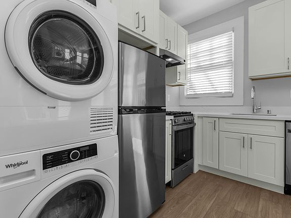 5th image of 1700 Bush St APT 7