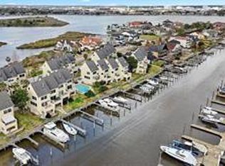 896 Davis Rd, League City, TX 77573