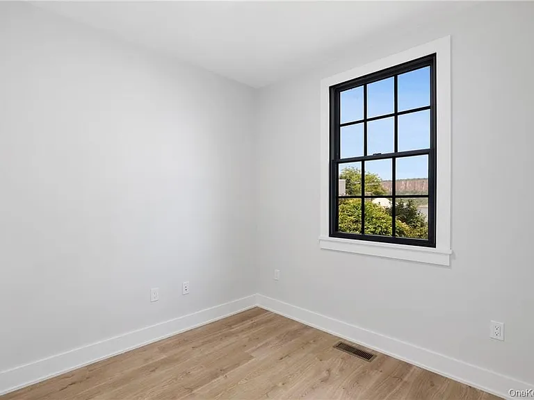 447 Warburton Ave #1 — Photo 7