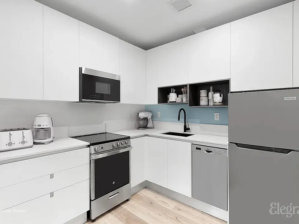 1638 Park Ave #9A