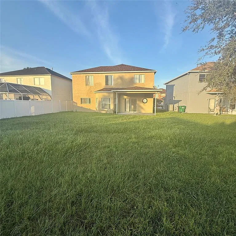 4 bed, 2.5 bath, 2154 sqft, $2,500 — Photo 4