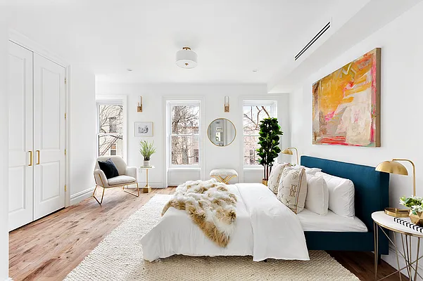 Sold by Compass | media 25