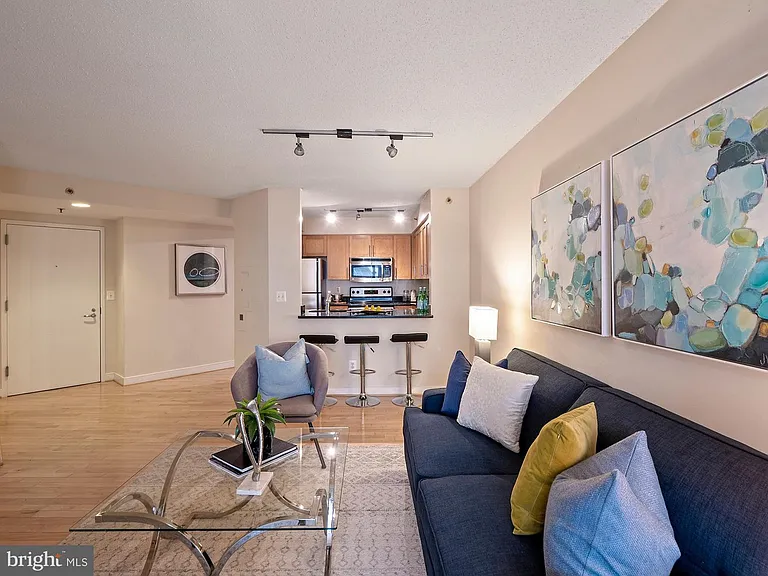 7500 Woodmont Ave #510 — Photo 18