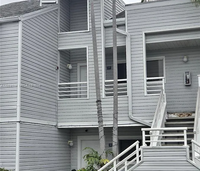 3409 NW 44th St #201 — Photo 4