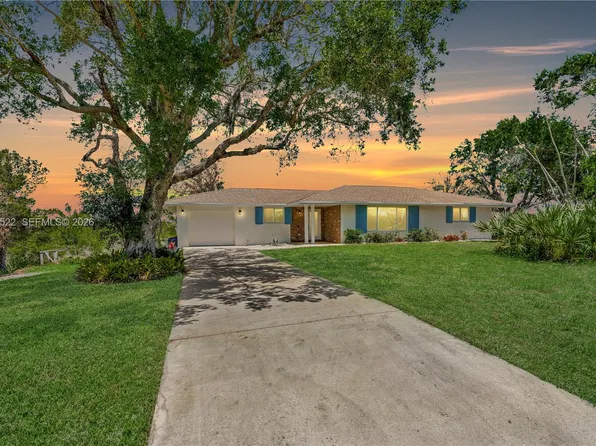 9125 SE Karin St, Hobe Sound, FL 33455