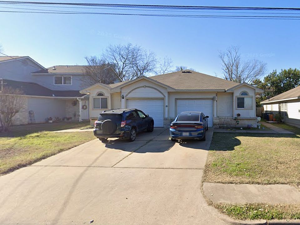 1st image of 1217 Armadillo Rd #B