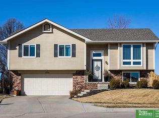 13027 Ogden Cir, Omaha, NE 68164