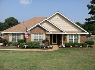 54 Hidden Valley Rd, Deatsville, AL 36022