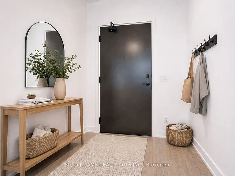 284 King St E #308 — Photo 6