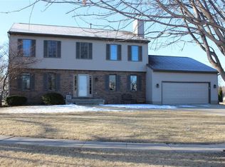 2210 Windsor Ct, Marion, IA 52302