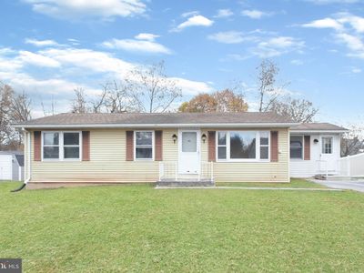 45 E Locust Ln, New Oxford, PA, 17350