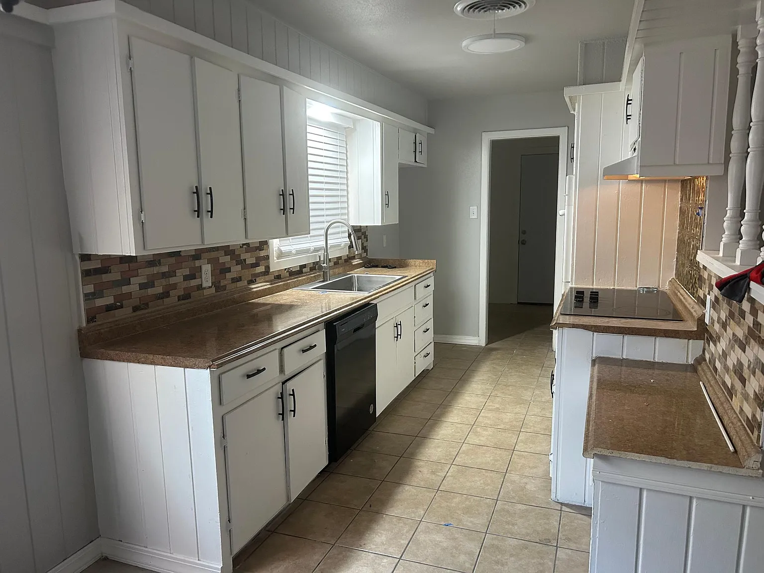 4 bed, 1690 sqft, $1,700 — Photo 3