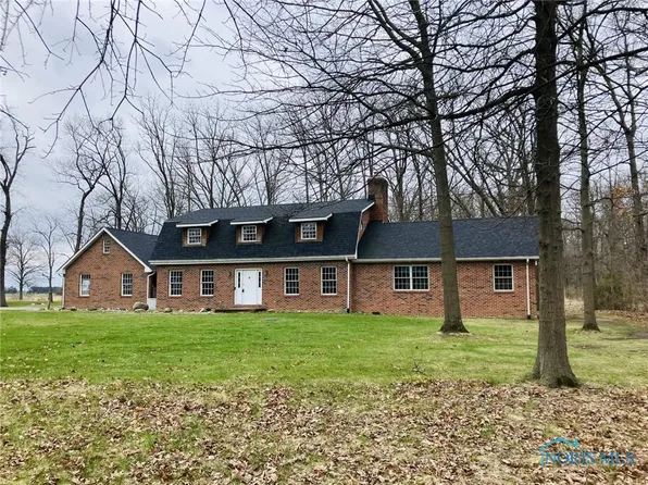 17379 Hannah Rd, Bowling Green, OH 43402