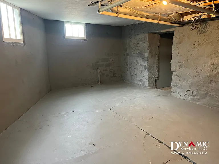 1417 W 10th St — Photo 28