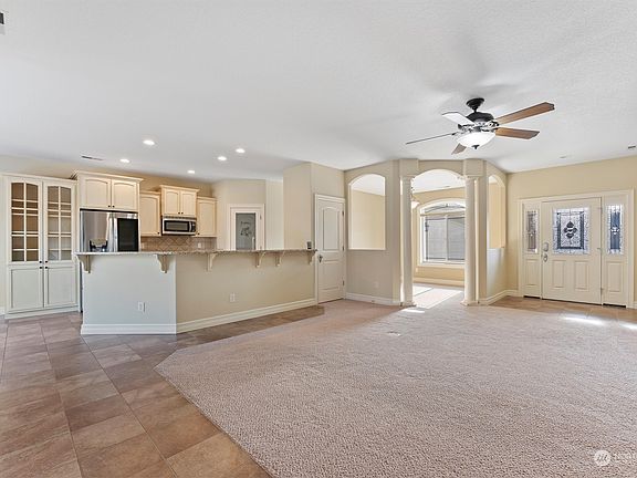 4th image of 519 Bluff West Drive
