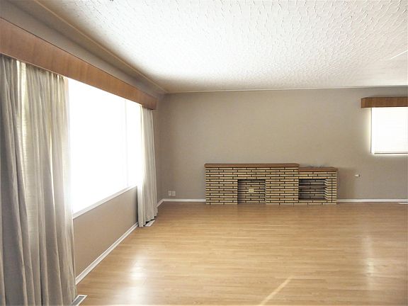 3rd image of 12812 96th St NW